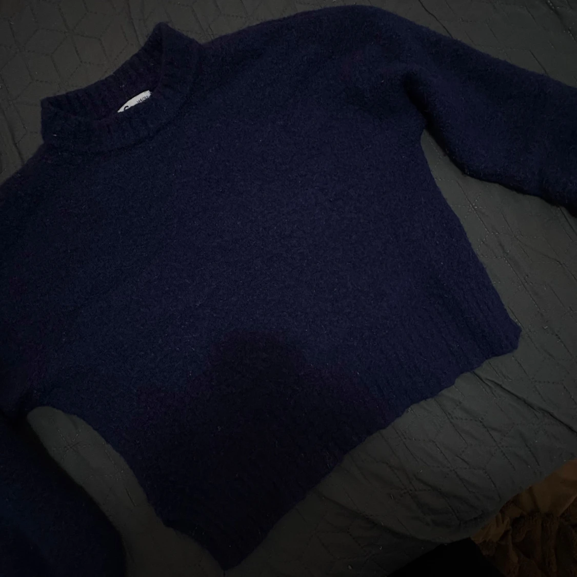 Mörkblå stickad tröja från C - 1