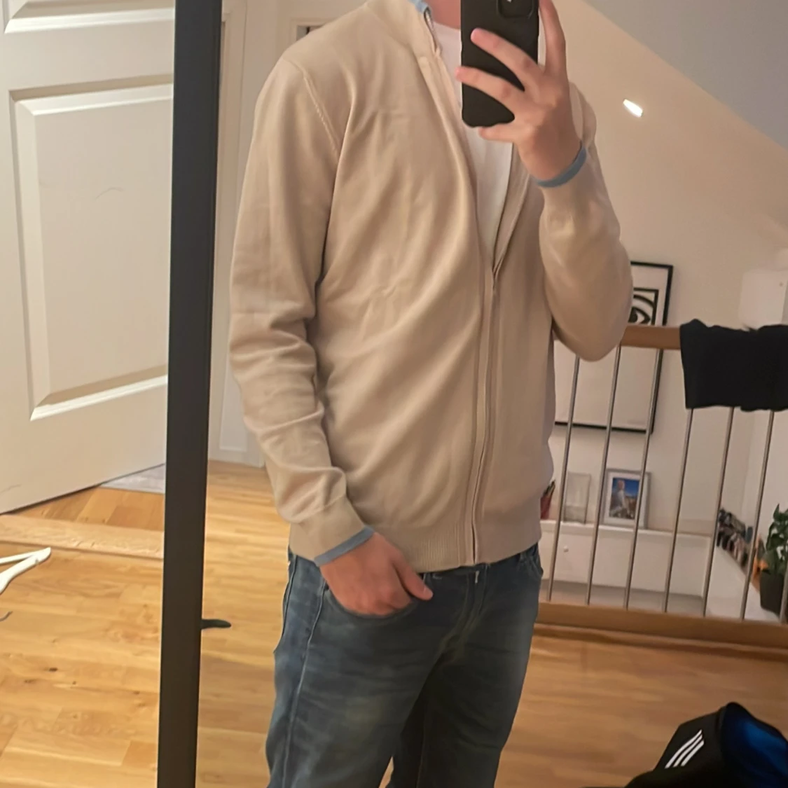 Beige kofta med dragkedja - 2