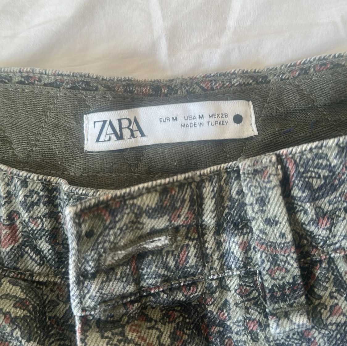 Mönstrade cargopants från Zara - 2