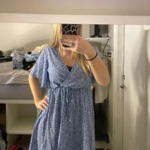 Blå klänning - Inte kommit till användning, från shein
