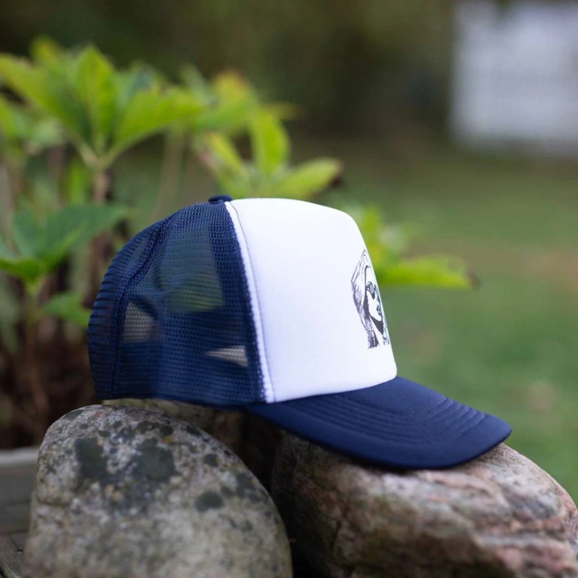 Blåvit truckerkeps med tryck - 1