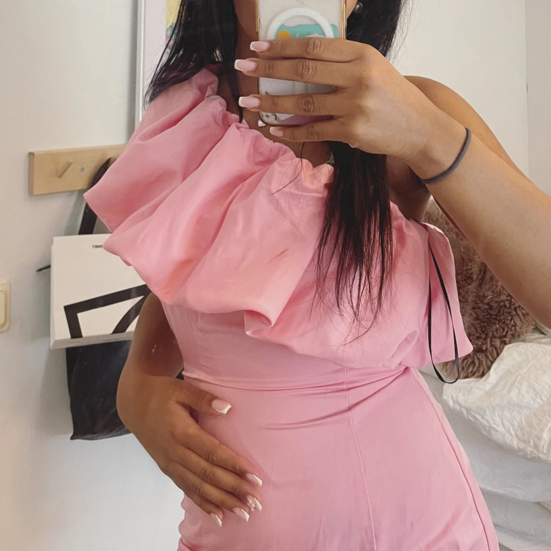 Rosa one shoulder klänning - 1