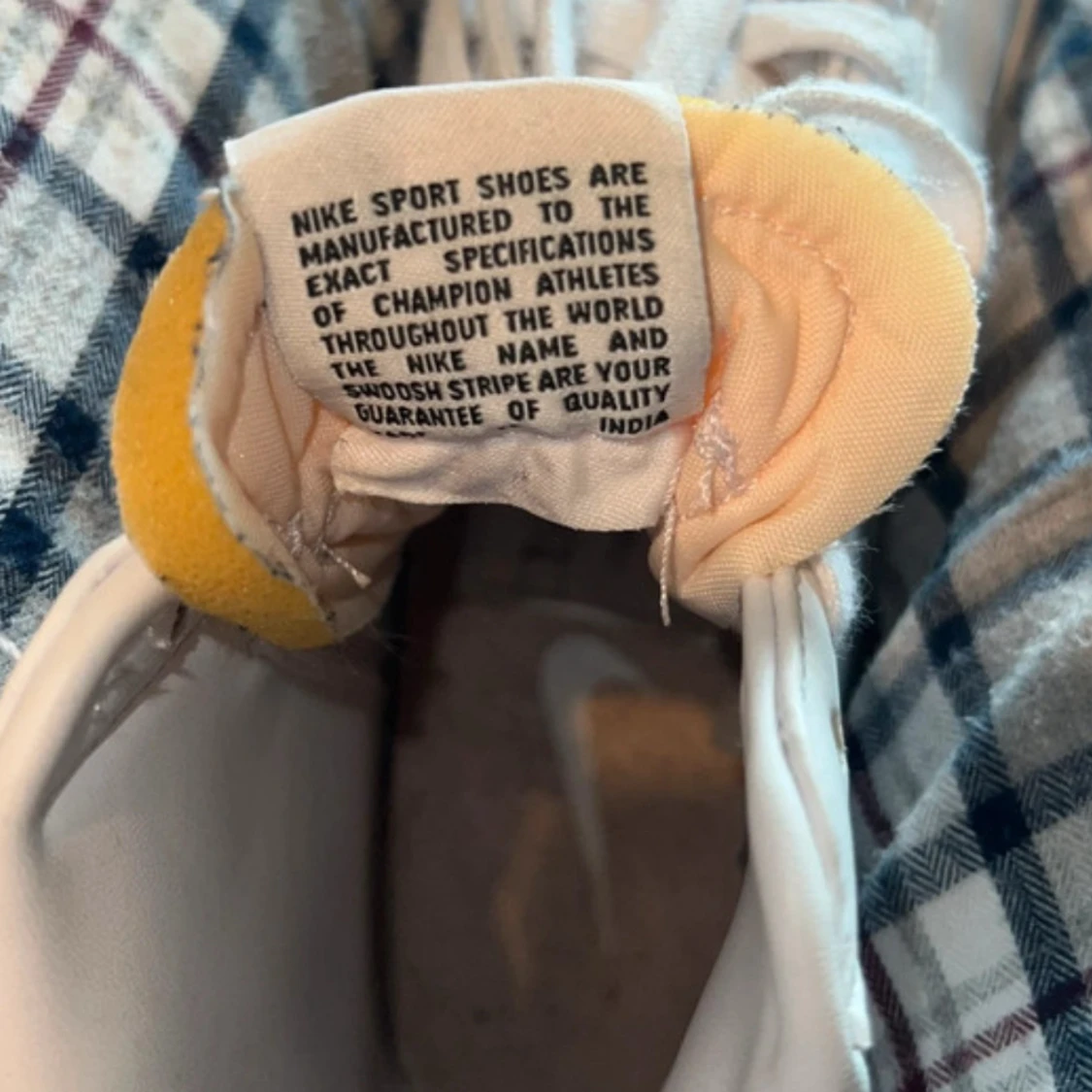 Nike Blazer Mid '77 i vitt och beige - 1