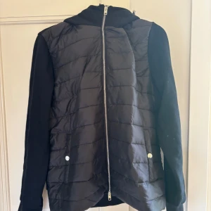 Cardigan - Cardigan/jacka från HM, använd fåtal gånger.