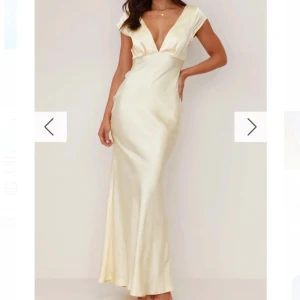 Gul balklänning - Jag säljer denna klänning då den var för liten på mig. Den är endast provad en gång. Älskar den gula färgen! 