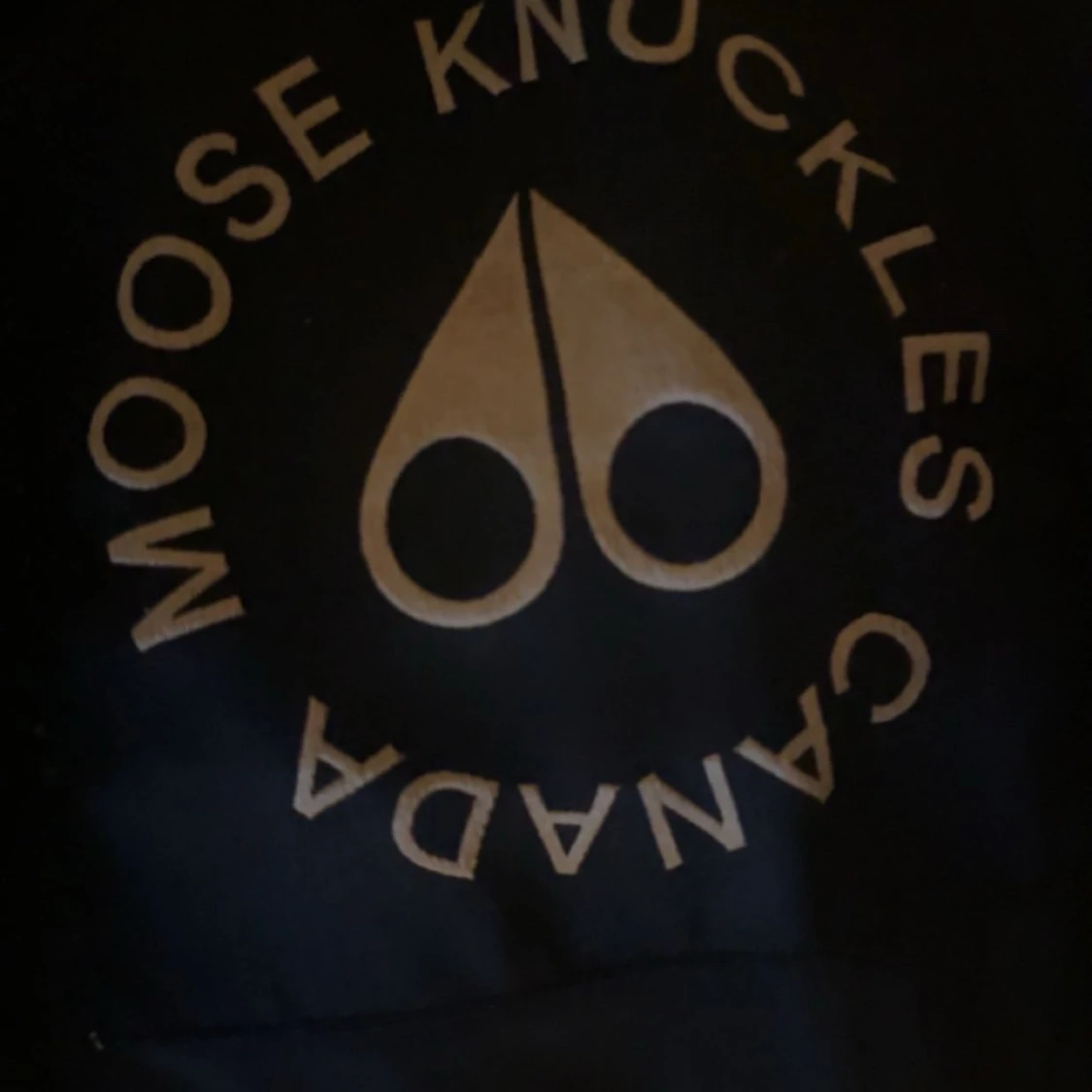 Svart pufferjacka från Moose Knuckles - 1