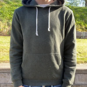 Pier One Hoodie - Säljer nu denna snygga Pier one hoodei i storlek S | Perfekt till sommaren | Skick 8/10 inga defekter | Hör av dig vid minsta fundering|