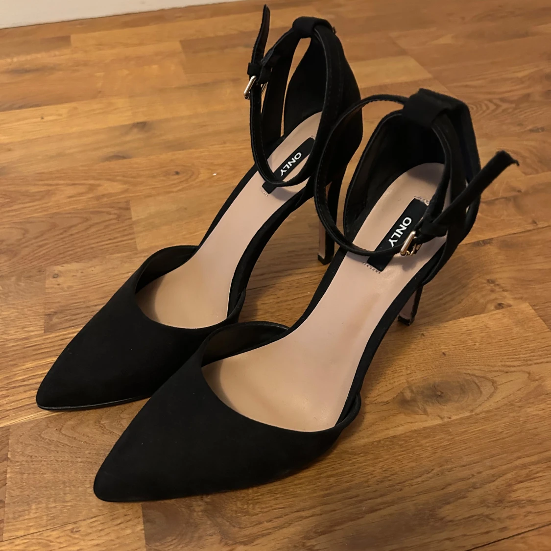 Svarta pumps från Only