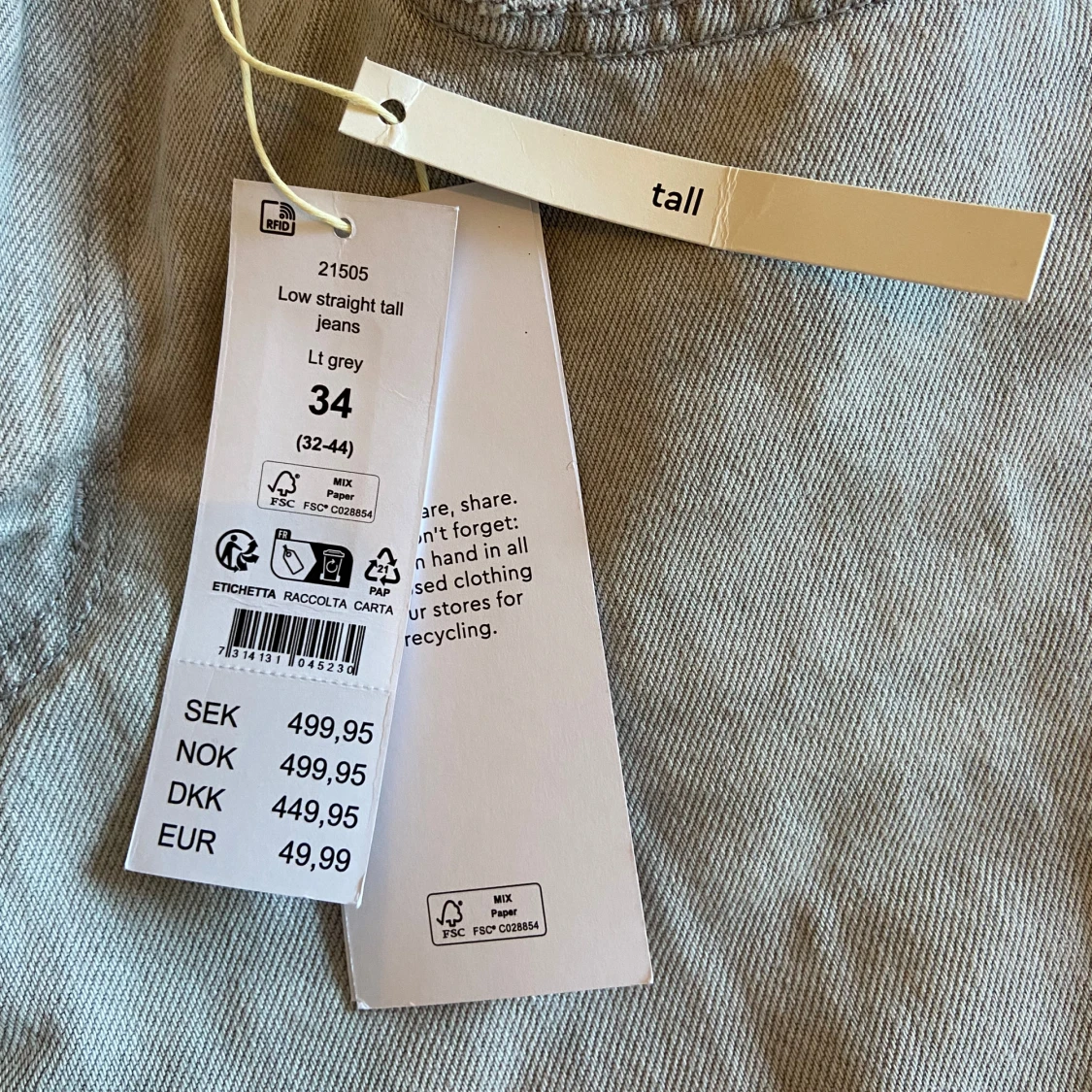 Ljusgråa straight jeans med låg midja - 2