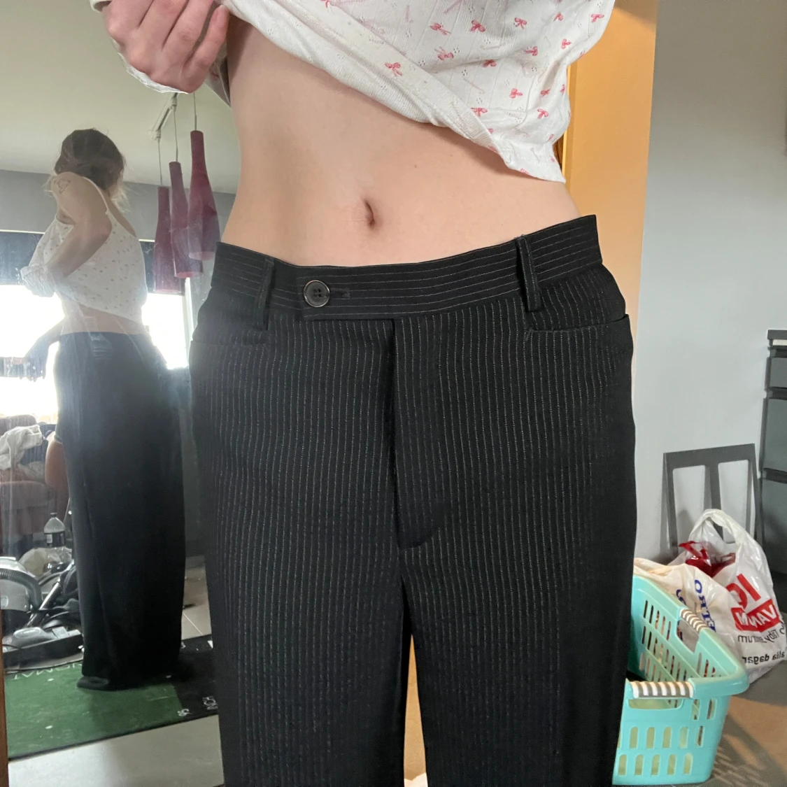 Svarta lågmidjade kostymbyxor från Merrytime!