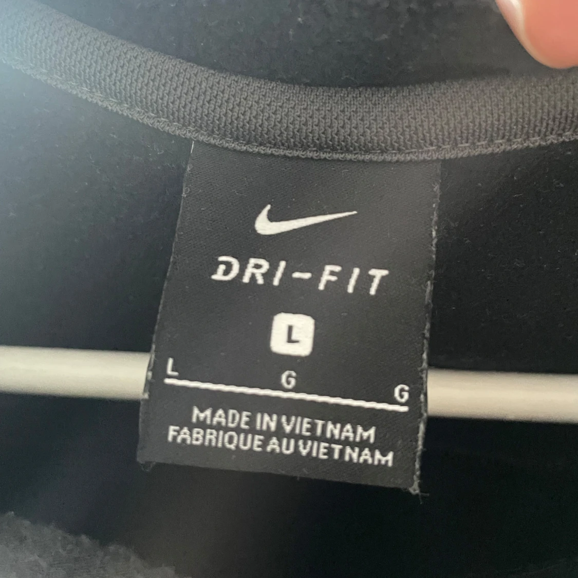 Svart långärmad tröja från Nike - 1