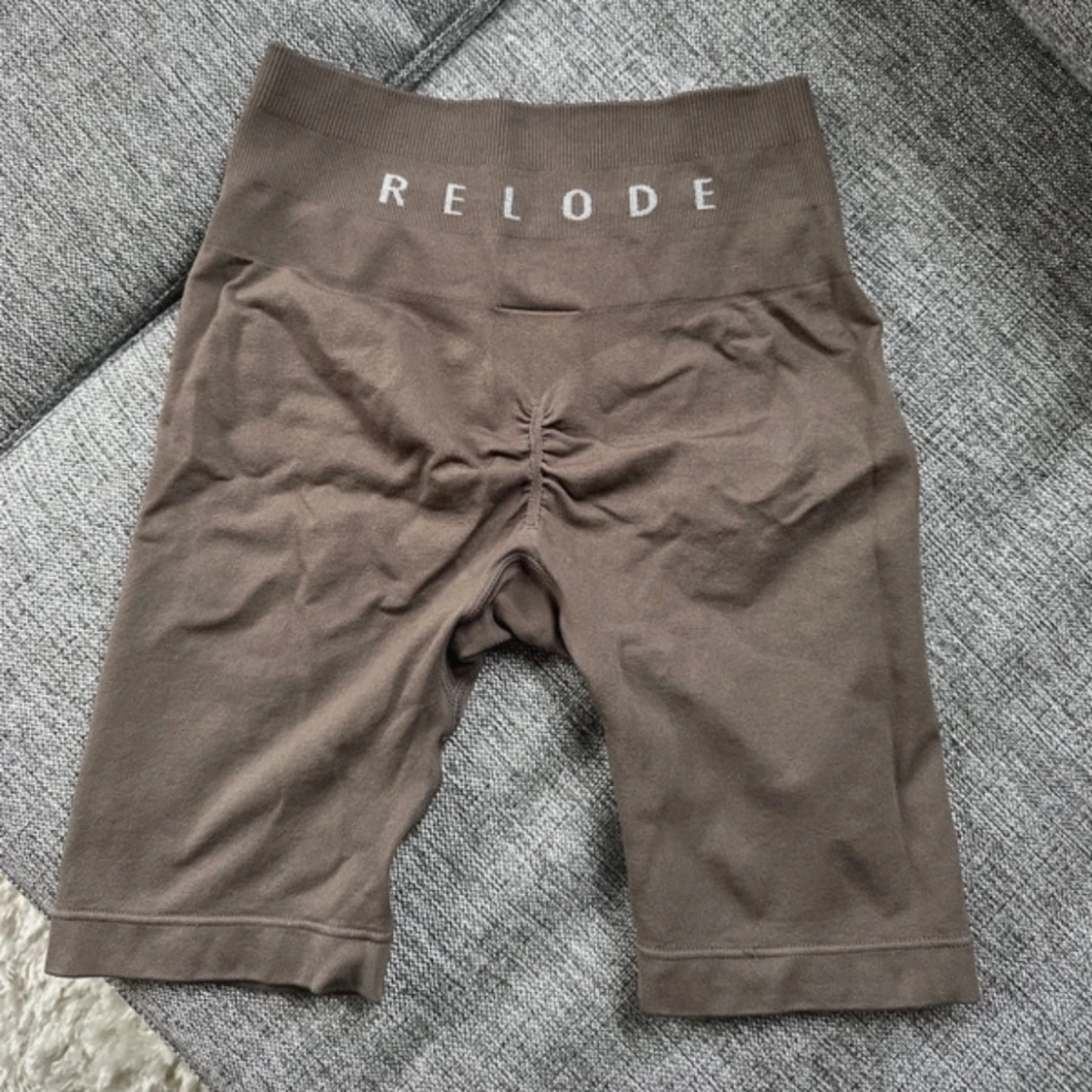 Bruna shorts från Relode - scrunch - 1