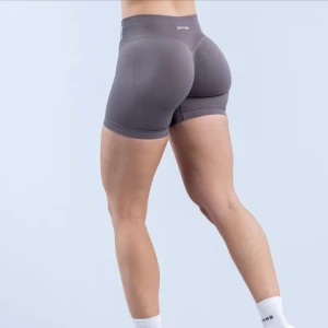 DFYNE shorts  - Dfyne shorts från kollektionen Impact i färgen ”Truffle”, storlek S, endast använda ett fåtal gånger så de är i nyskick💕