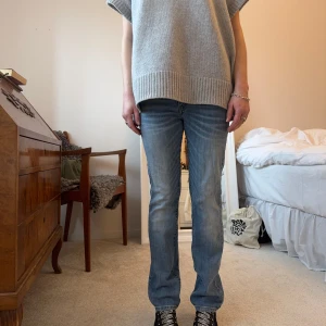 Lågmidjade bootcut Levi’s - Jeans från Levi’s i storlek 26. 34 i midjan, 76 i innersöm