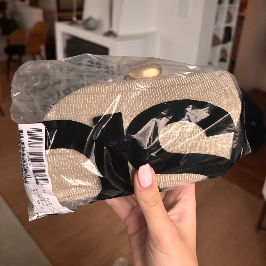 Guldig kuvertväska från True Decadence - 1