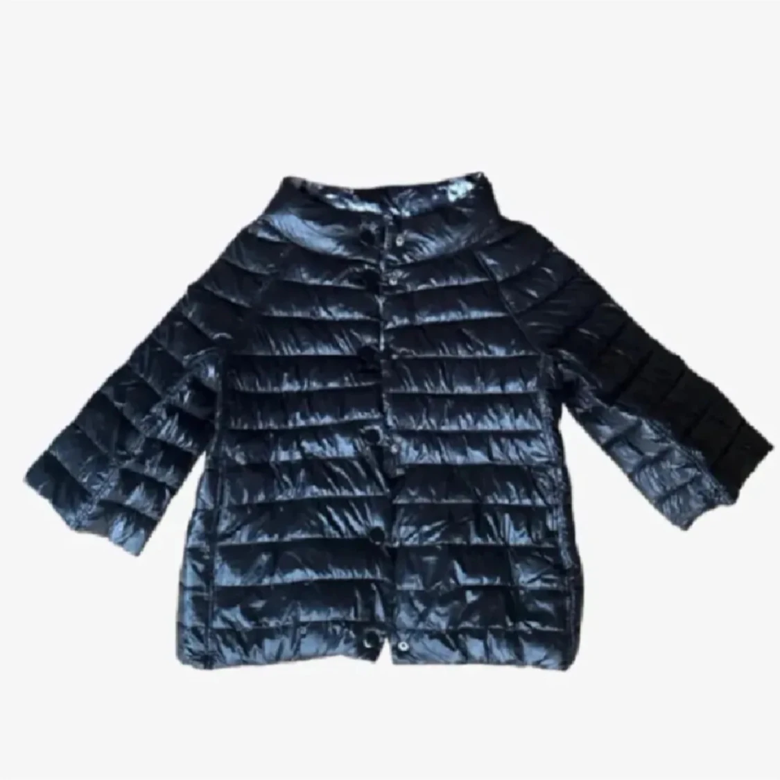 Svart glansig dunjacka - 2