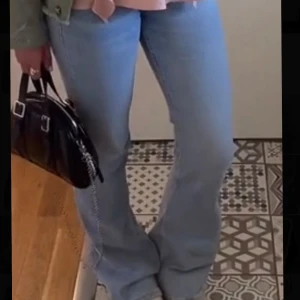 Zara jeans bootcut - Strl 34 gammal modell 💕