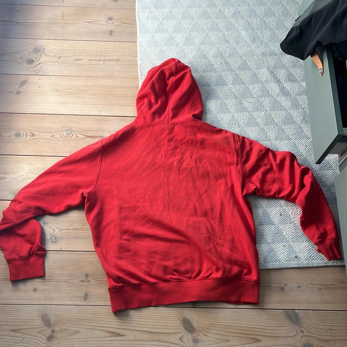 Röd vintage hoodie från Nike - 2