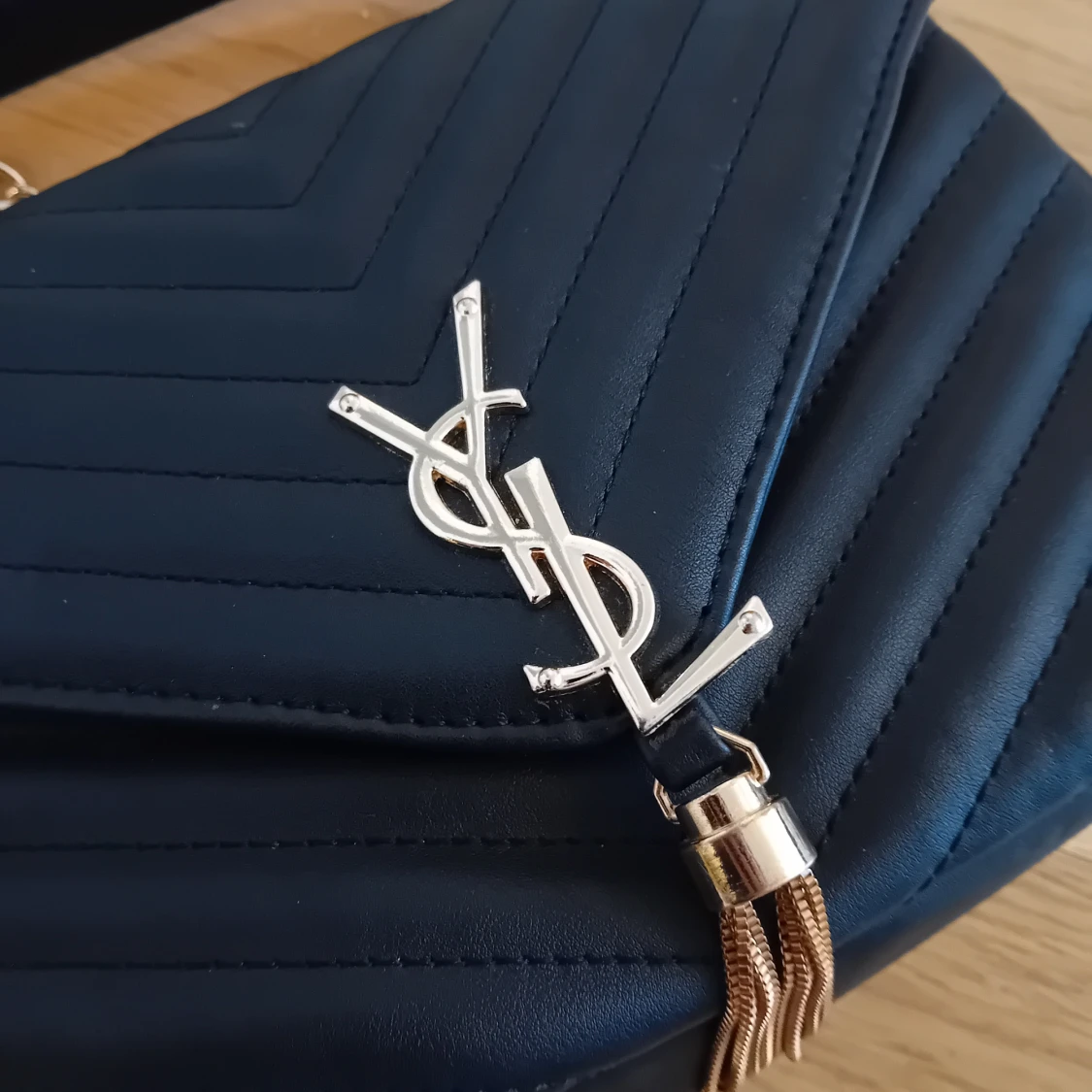 Svart handväska - 1