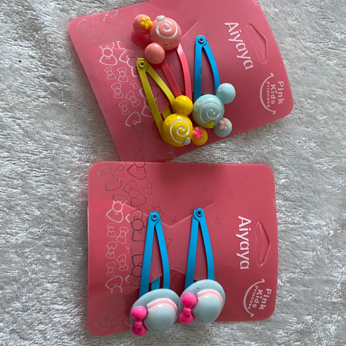 Färgglada håraccessoarer med rosetter och blommor - 2