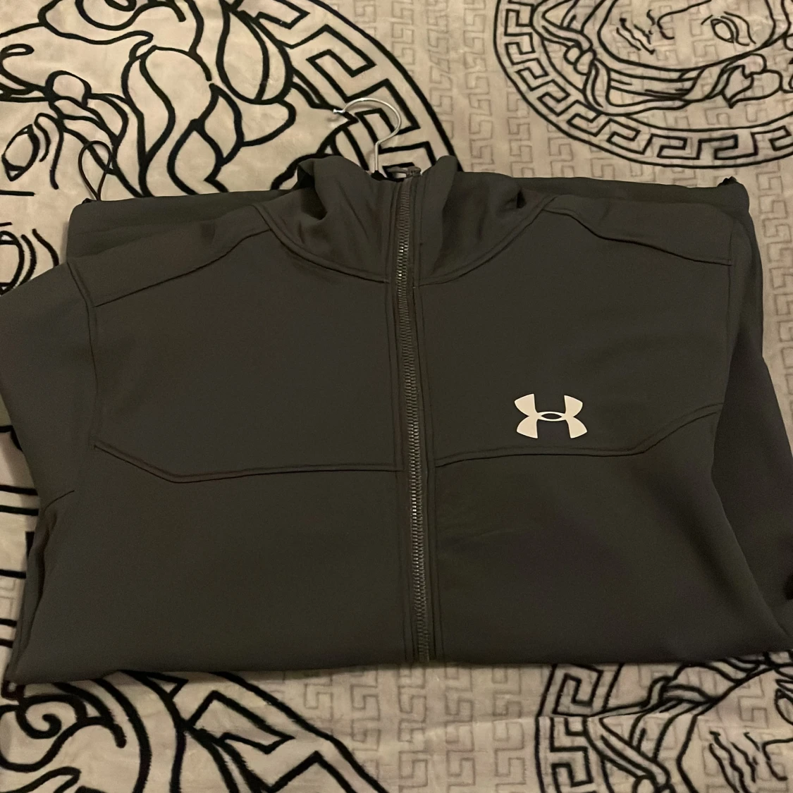 Svart jacka från Under Armour - 3