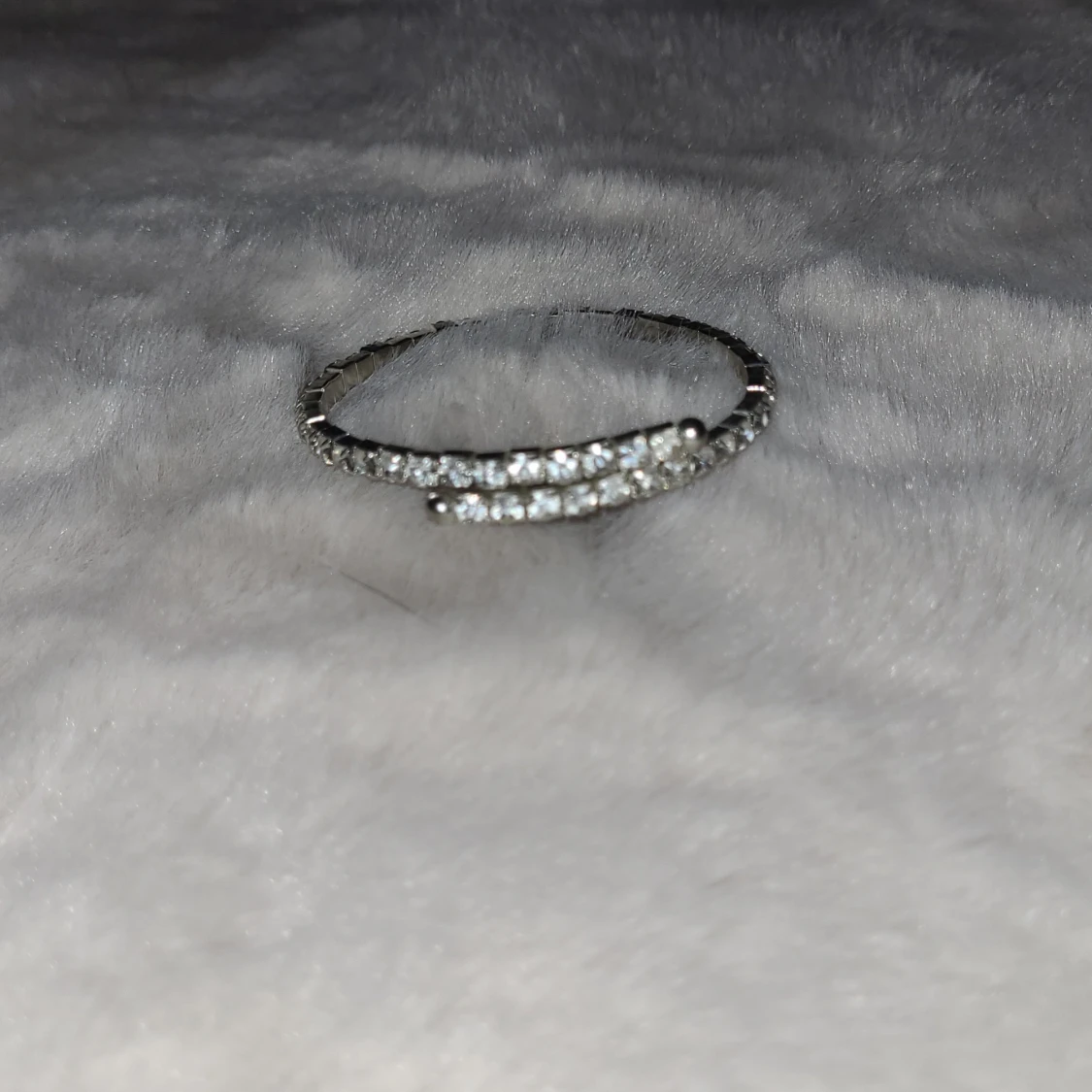 Glittrigt armband i silver