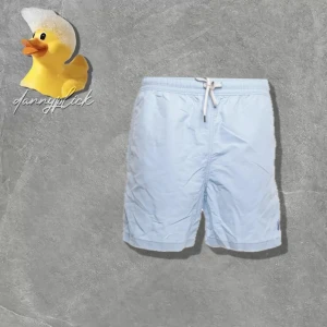  badshorts från Polo Ralph Lauren - Säljer dessa blåa badbyxor från ralph lauren. Storlek S. Bra skick. Kontakta för frågor