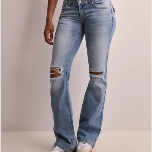 Nelly jeans  - Nypris 699kr, säljer billigt då jag vill bli av med dom snabbt 