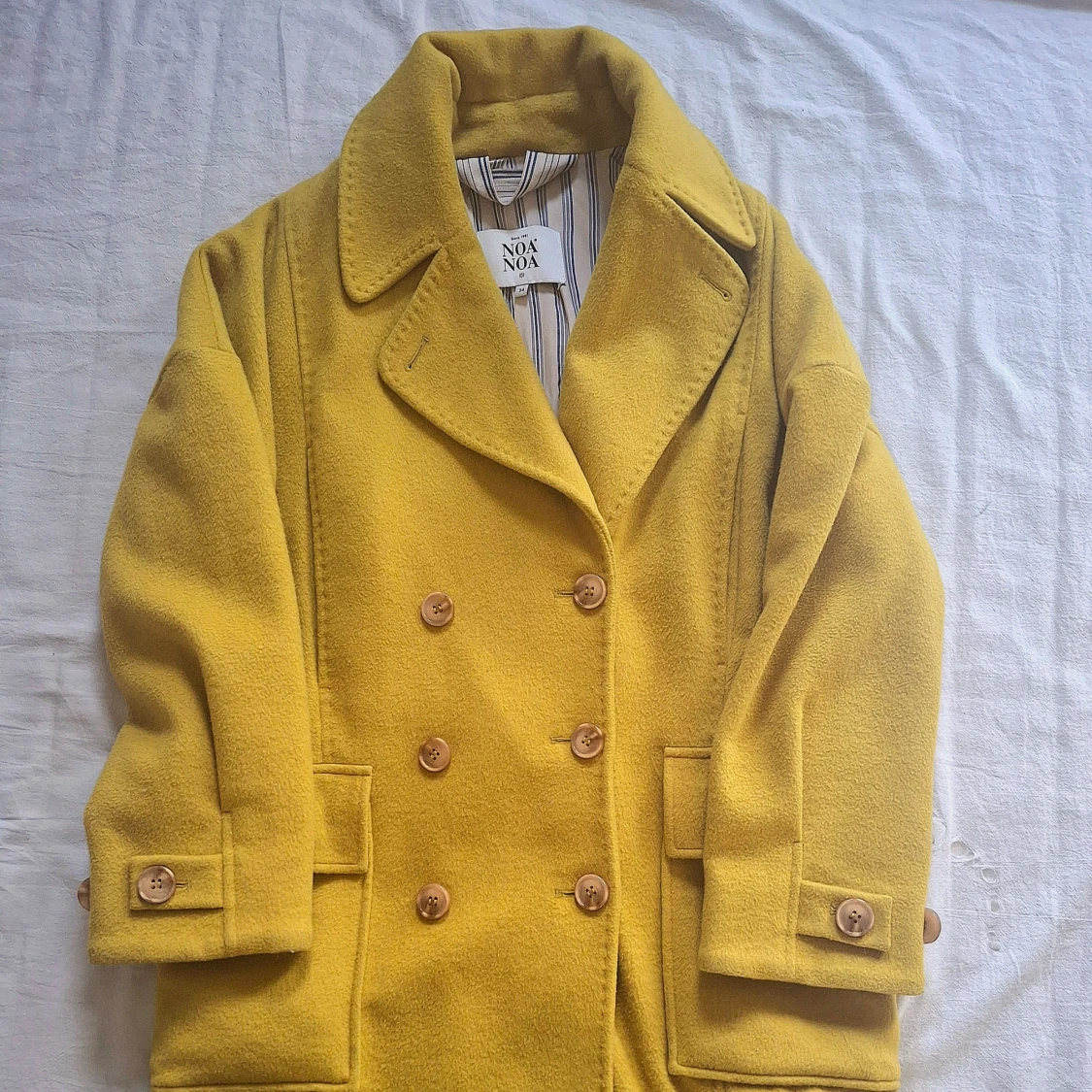Senapsgul kappa från Noa Noa