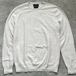 Kashmir tröja - Skick: 9/10, nästan helt ny - Storlek: L