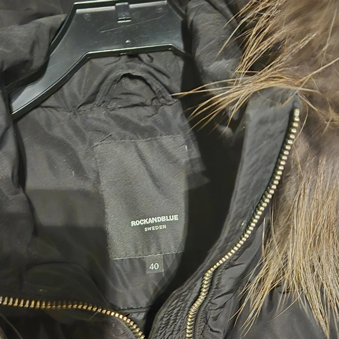Svart dunjacka från Rockandblue - 2