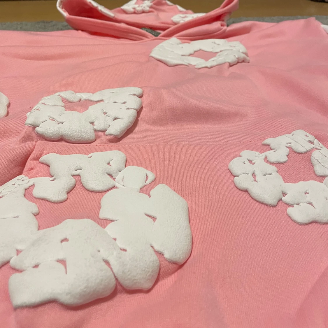 Rosa hoodie från Denim Tears - 4