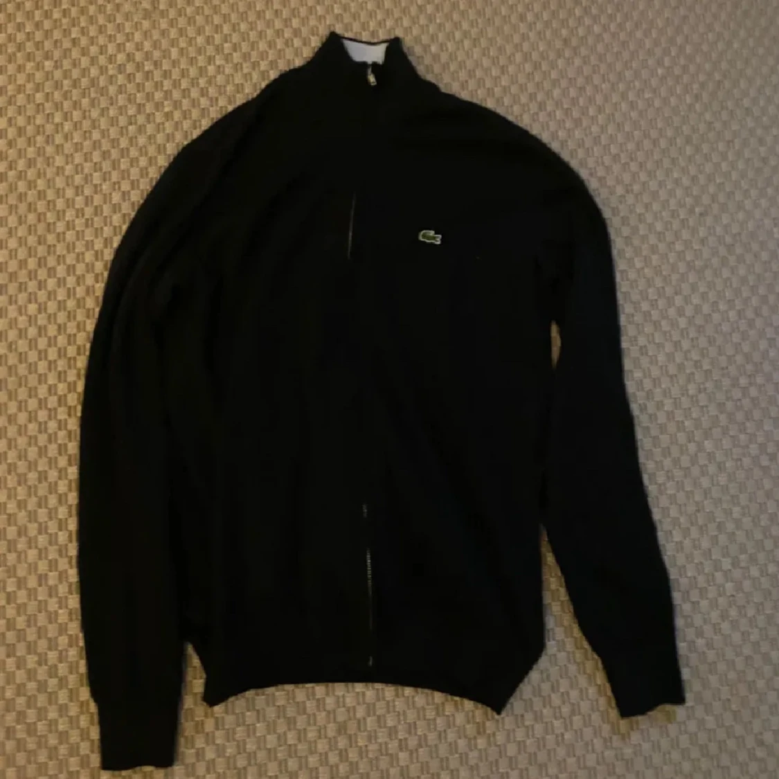 Mörkblå Lacoste tröja