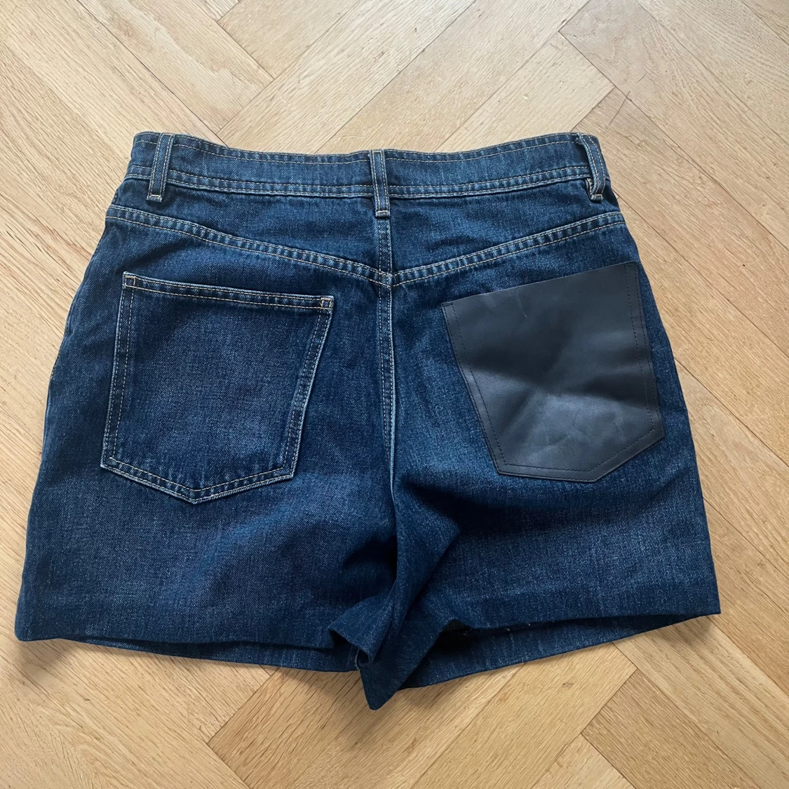 Mörkblå jeansshorts från Massimo Dutti - 4