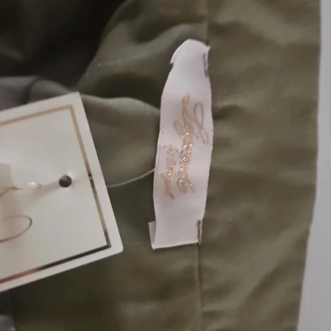 Olivgrön jacka med paljettärmar från legende angels - 3