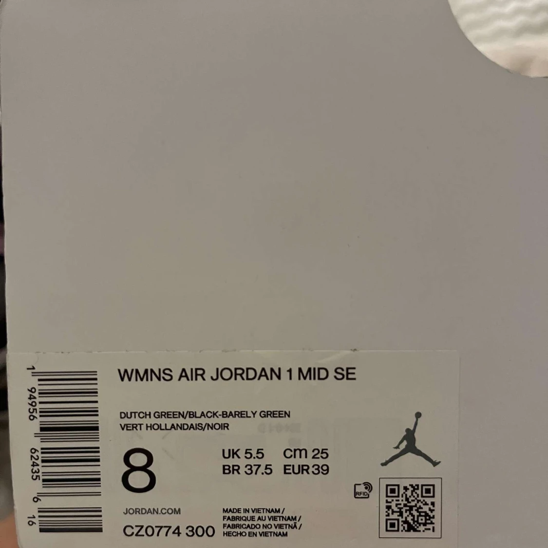 Nike Air Jordan 1 Mid SE i grönt och svart - 2