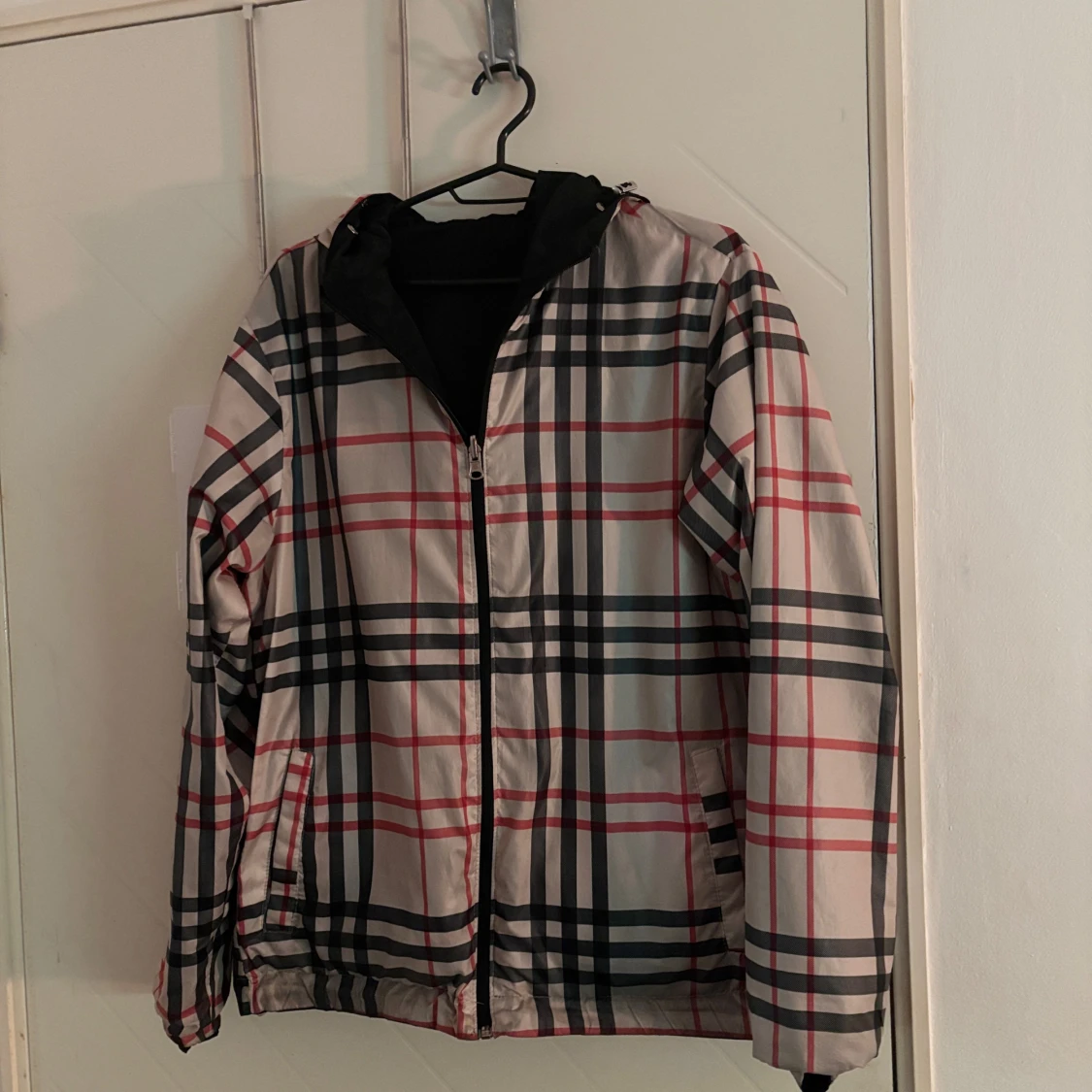 Svart vändbar burberry jacka  - 1