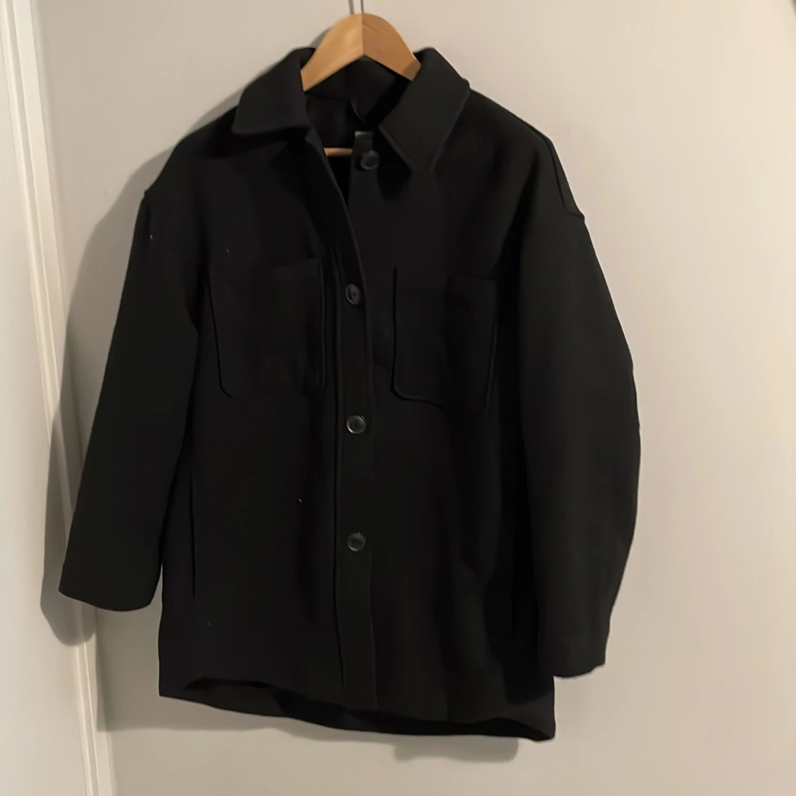 Svart jacka/kappa från H&M