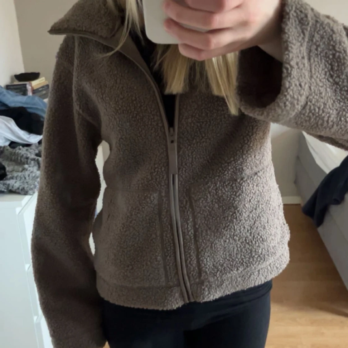 Brun teddyjacka med dragkedja