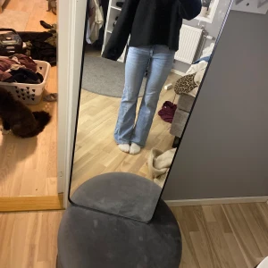 Lågmidjade jeans  - Säljer domma fina Lågmidjade jeans ifrån gina Tricot i storlek 164 