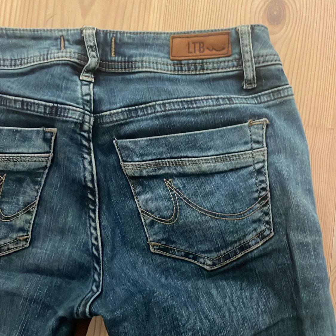 Blå bootcut jeans från LTB - 2