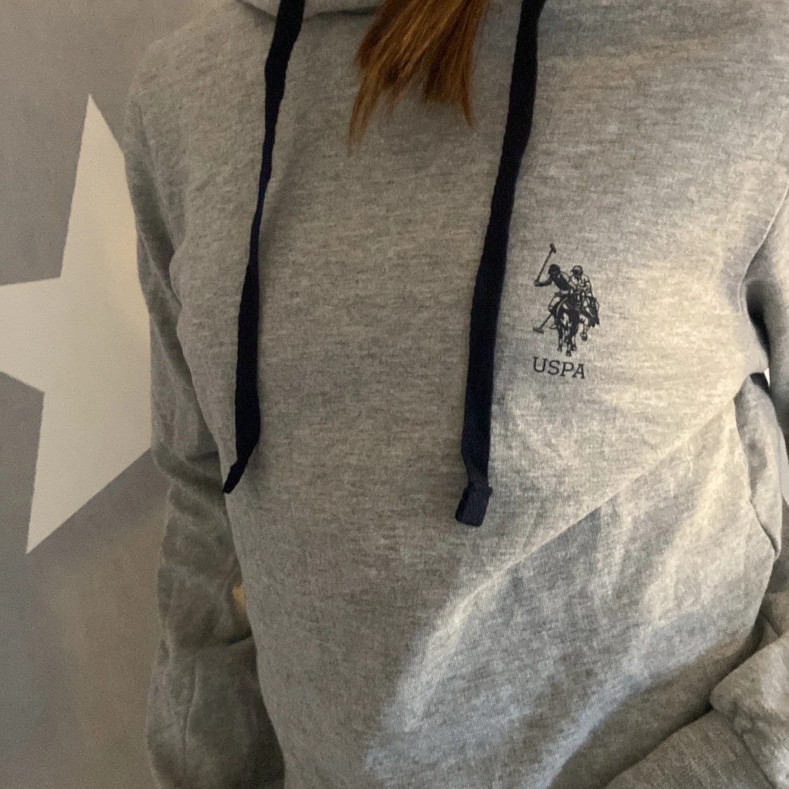 Grå hoodie från U.S. Polo Assn. - 4