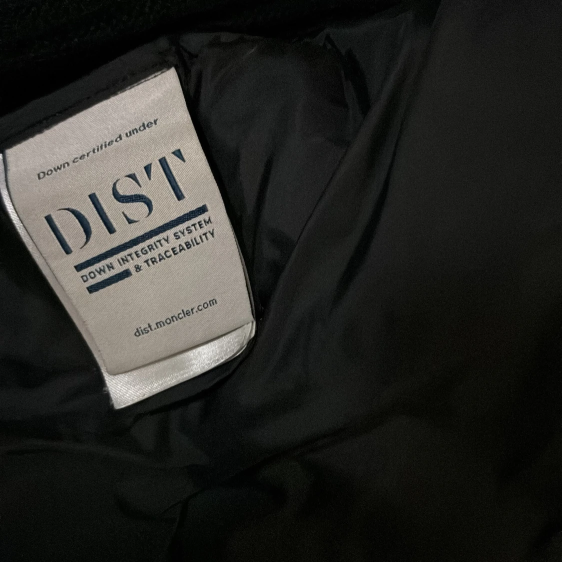 Svart pufferjacka från Moncler - 4