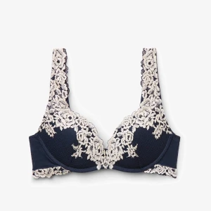 Intimissimi bh 75B - Mörkblå oanvänd Intimissimi bh i storlek 75B säljer pga fel storlek, kan tänka mig byta för Intimissimi bh storlek 70B. Alltid slutsåld orginalpris 600 kr.