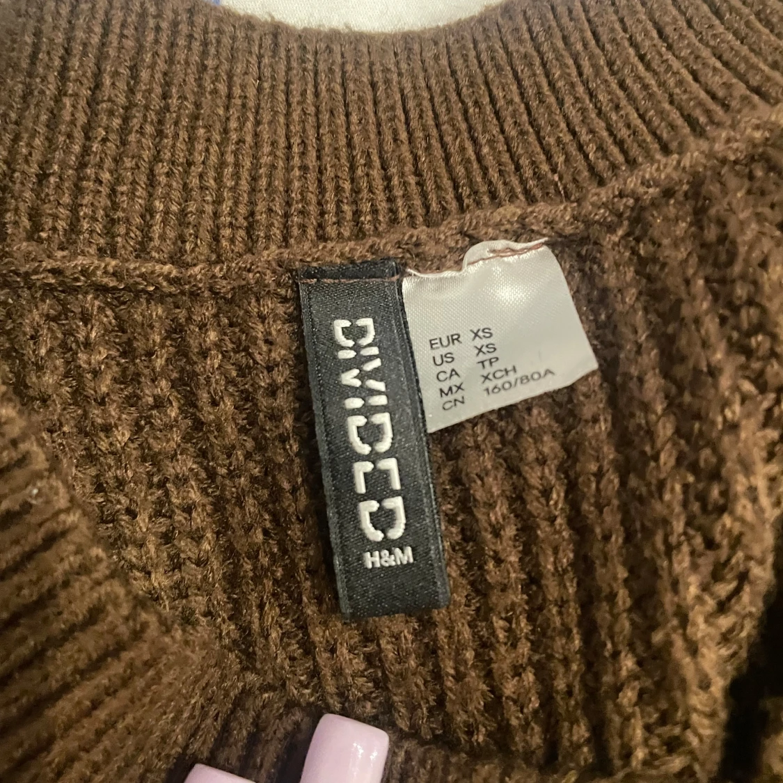 Brun ribbad stickad linnetopp från H&M Divided - 1