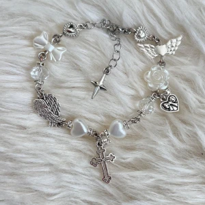 Armband  - Handgjort armband 🎀 använd gärna köp nu! Frakt med frimärke: 22kr 💕