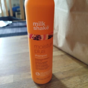 Milk_shake schampo  - Oöppnad förpackning från milk_shake. Ordinarie pris 255 på Lyko. För torrt hår.