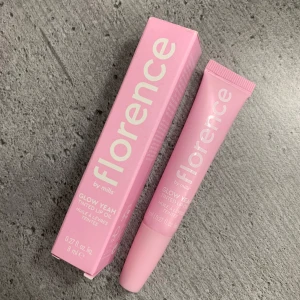 Florence by mills lip tinted oil - Säljer för 175kr orginalpriset 219kr 💗är använd några gånger.