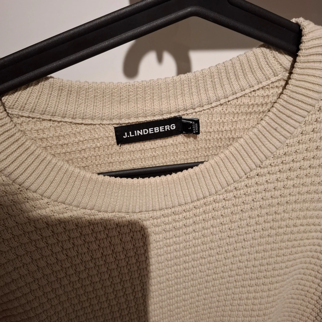 Beige stickad tröja från J.Lindeberg - 1