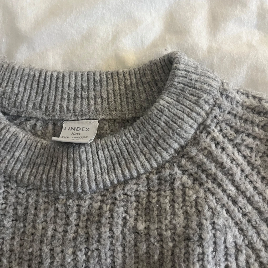 Grå stickad tröja från Lindex - 4
